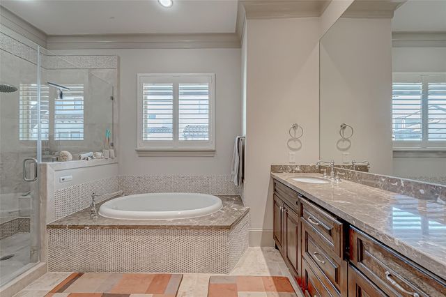 311 Calle Sevilla Place, Houston, TX 77007