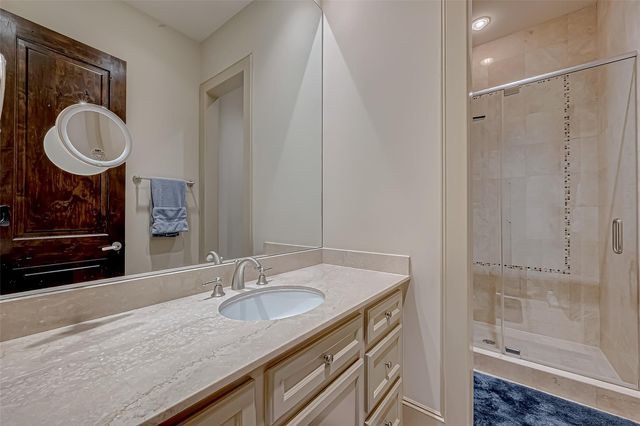 311 Calle Sevilla Place, Houston, TX 77007