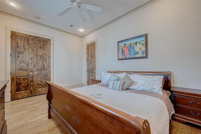 311 Calle Sevilla Place, Houston, TX 77007