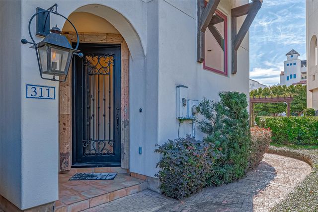 311 Calle Sevilla Place, Houston, TX 77007