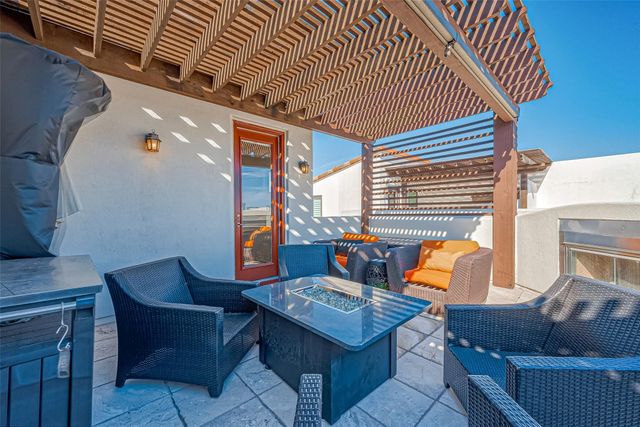 311 Calle Sevilla Place, Houston, TX 77007