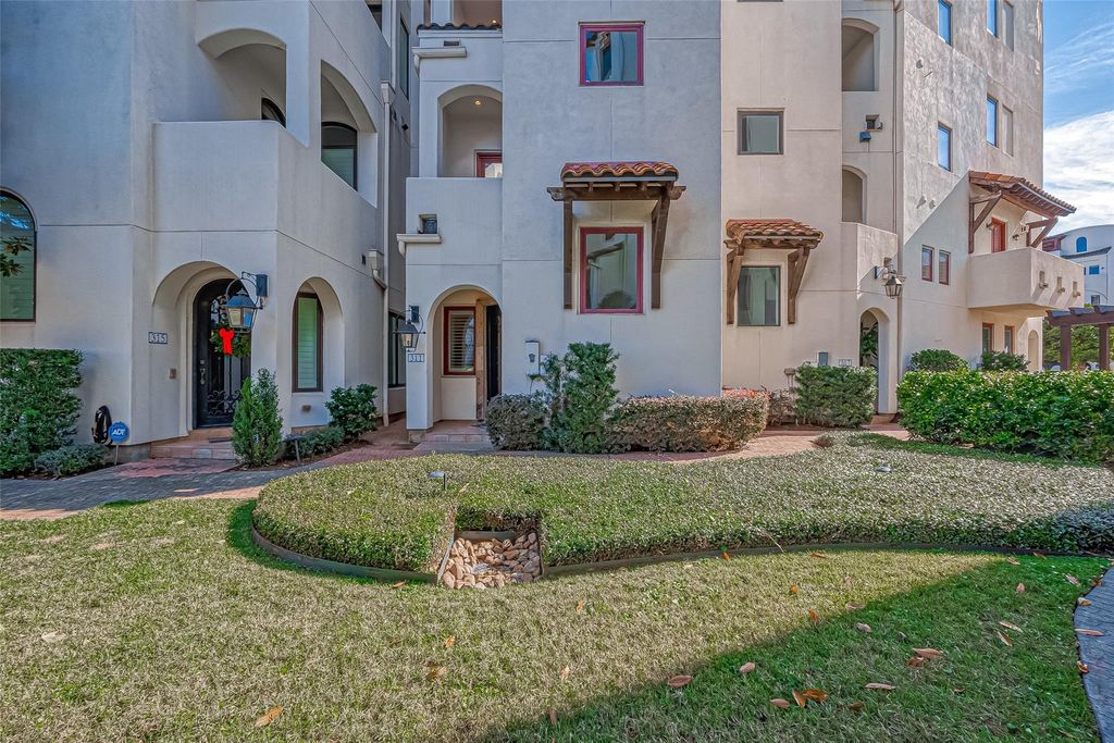 311 Calle Sevilla Place, Houston, TX 77007