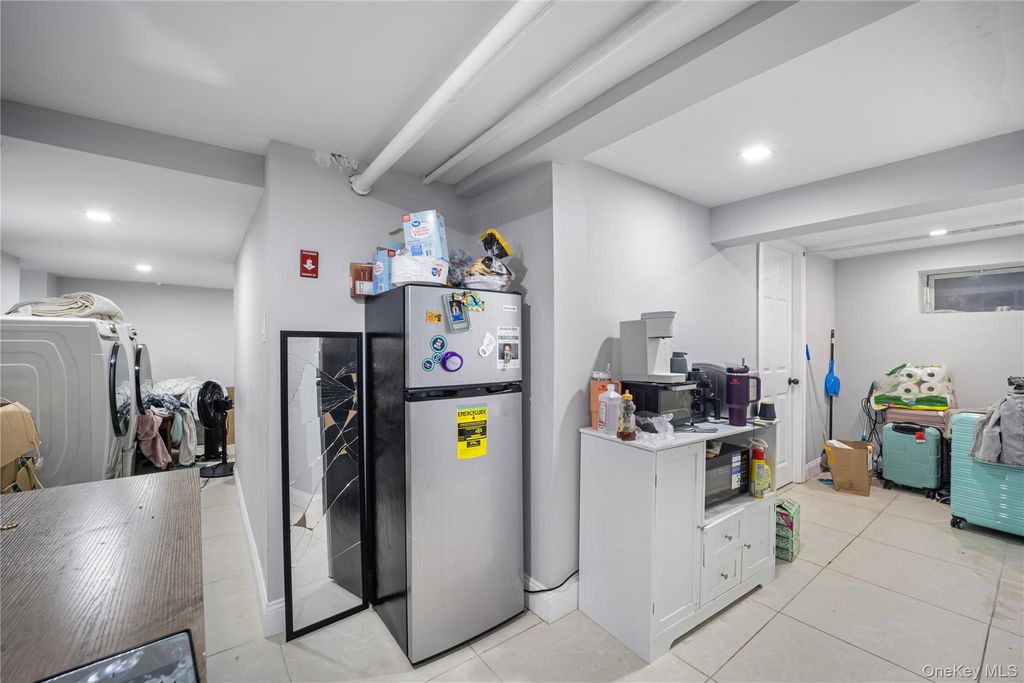 8 Rolling Street, Lynbrook, NY 11563 — photo 5