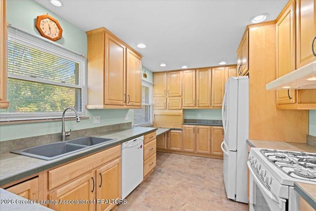 11656 Bishop Highway, Lansing, MI 48911