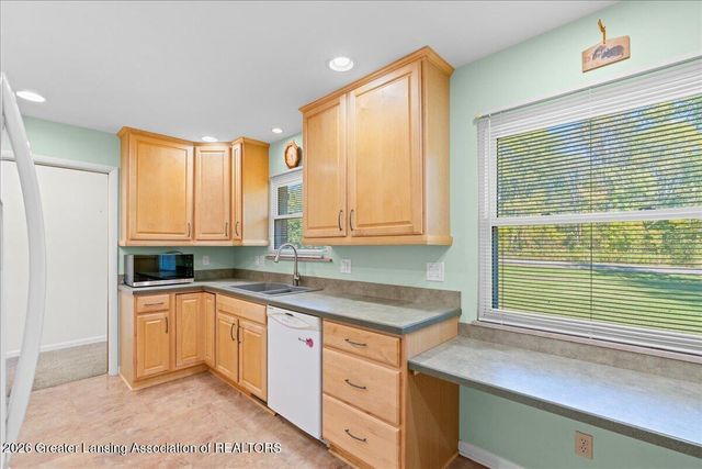 11656 Bishop Highway, Lansing, MI 48911