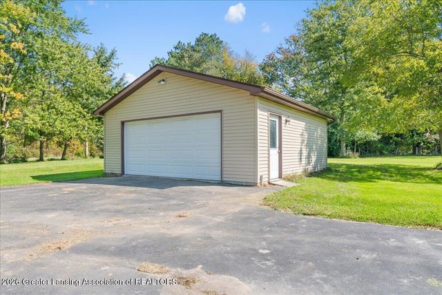 11656 Bishop Highway, Lansing, MI 48911