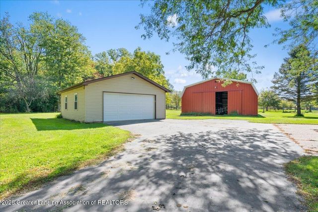 11656 Bishop Highway, Lansing, MI 48911