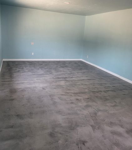 3620 E Illinois Avenue, Fresno, CA 93702