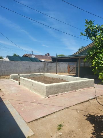 3620 E Illinois Avenue, Fresno, CA 93702