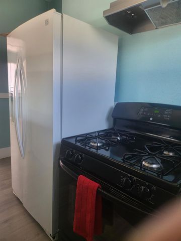 3620 E Illinois Avenue, Fresno, CA 93702