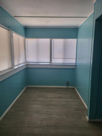 3620 E Illinois Avenue, Fresno, CA 93702