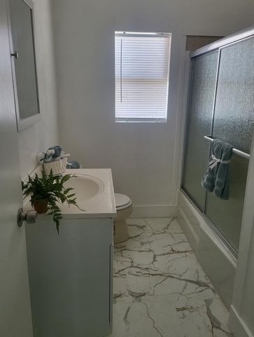 3620 E Illinois Avenue, Fresno, CA 93702