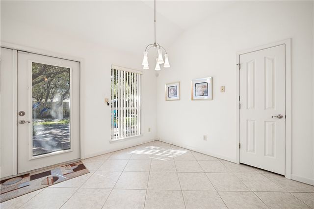 106 N Santa Clara Dr, Rockport, TX 78382