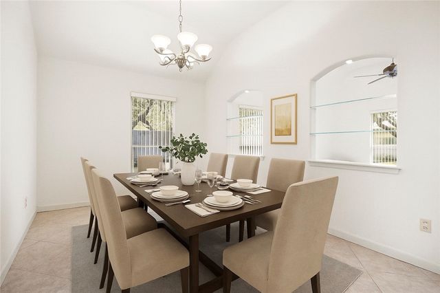 106 N Santa Clara Dr, Rockport, TX 78382