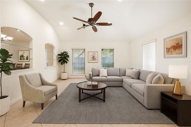 106 N Santa Clara Dr, Rockport, TX 78382