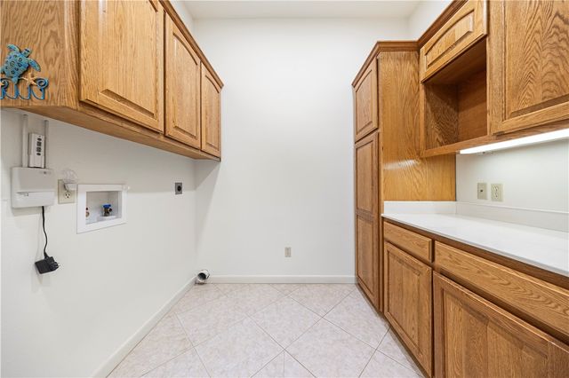 106 N Santa Clara Dr, Rockport, TX 78382