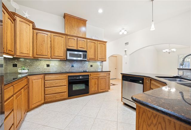 106 N Santa Clara Dr, Rockport, TX 78382