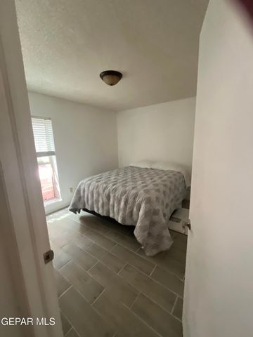 4433 N Stanton Street 214, El Paso, TX 79902