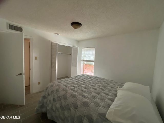 4433 N Stanton Street 214, El Paso, TX 79902