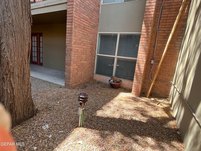 4433 N Stanton Street 214, El Paso, TX 79902