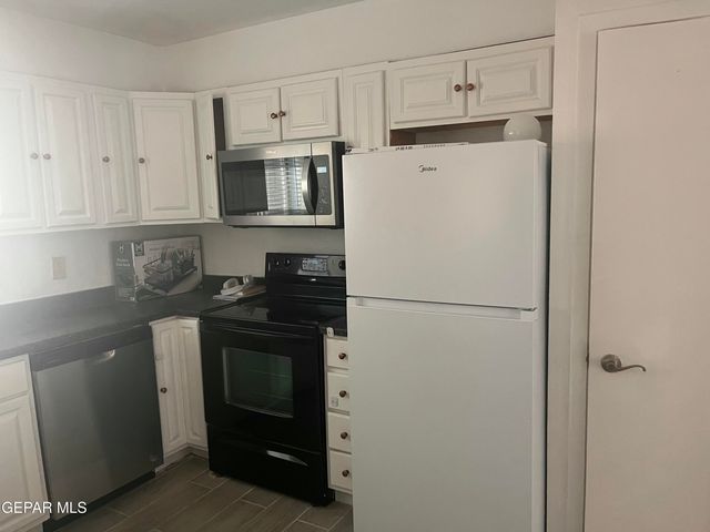 4433 N Stanton Street 214, El Paso, TX 79902
