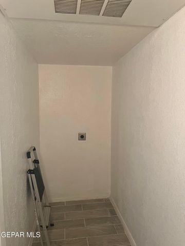 4433 N Stanton Street 214, El Paso, TX 79902