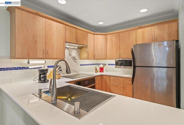 150 Aurora Plz, Union City, CA 94587