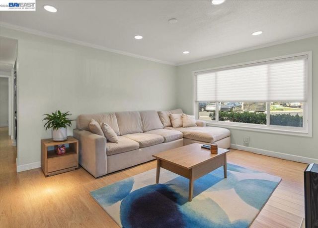 150 Aurora Plz, Union City, CA 94587