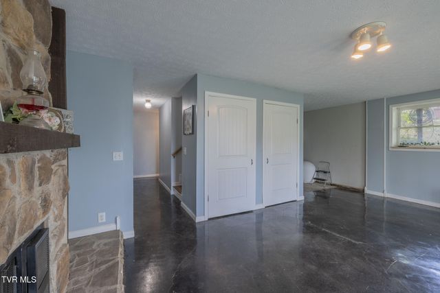 916 New Beason Well Road, Kingsport, TN 37660