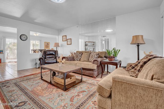 10243 W BURNS Drive, Sun City, AZ 85351