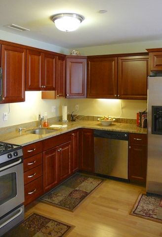 2440 Massachusetts Ave 8, Cambridge, MA 02140