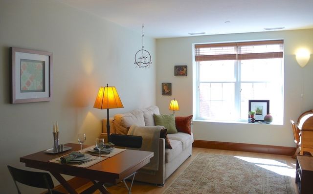 2440 Massachusetts Ave 8, Cambridge, MA 02140