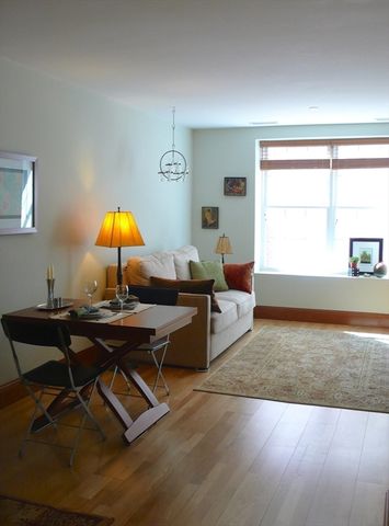 2440 Massachusetts Ave 8, Cambridge, MA 02140