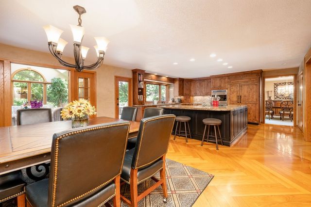 215 S 33rd Street, West Des Moines, IA 50265