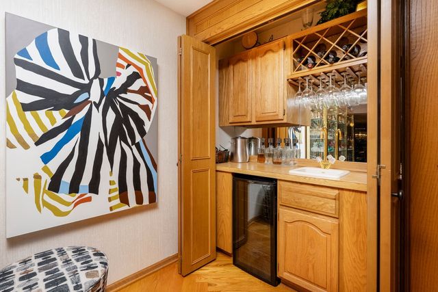 215 S 33rd Street, West Des Moines, IA 50265