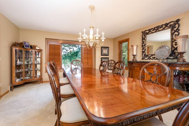 215 S 33rd Street, West Des Moines, IA 50265