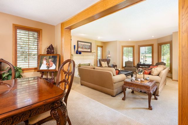 215 S 33rd Street, West Des Moines, IA 50265