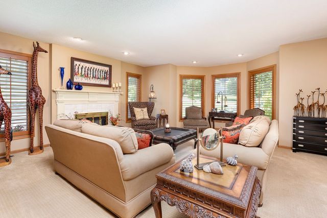 215 S 33rd Street, West Des Moines, IA 50265