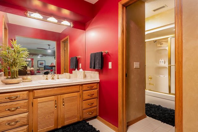 215 S 33rd Street, West Des Moines, IA 50265