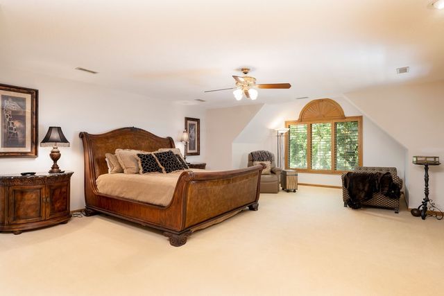 215 S 33rd Street, West Des Moines, IA 50265