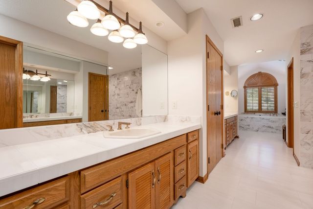 215 S 33rd Street, West Des Moines, IA 50265