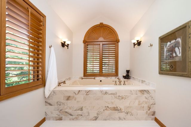215 S 33rd Street, West Des Moines, IA 50265