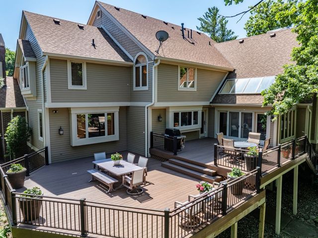 215 S 33rd Street, West Des Moines, IA 50265