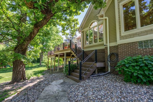 215 S 33rd Street, West Des Moines, IA 50265