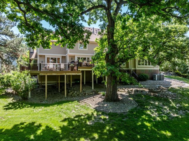 215 S 33rd Street, West Des Moines, IA 50265