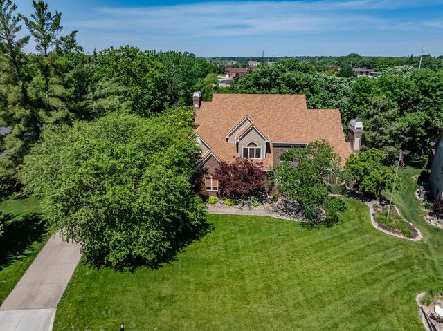 215 S 33rd Street, West Des Moines, IA 50265