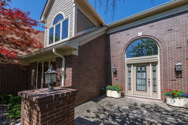 215 S 33rd Street, West Des Moines, IA 50265