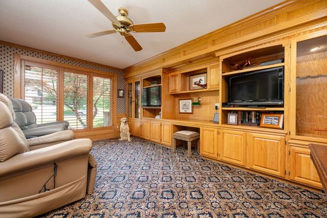 215 S 33rd Street, West Des Moines, IA 50265