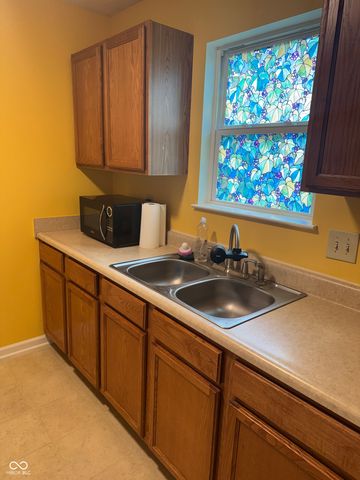 2949 Shriver Avenue, Indianapolis, IN 46208