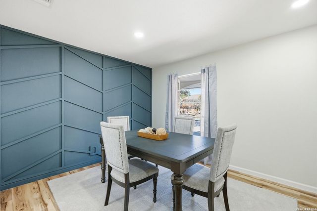 110 De Soto Dr, Universal City, TX 78148